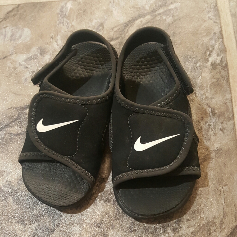 Baby Nike sandals size 7